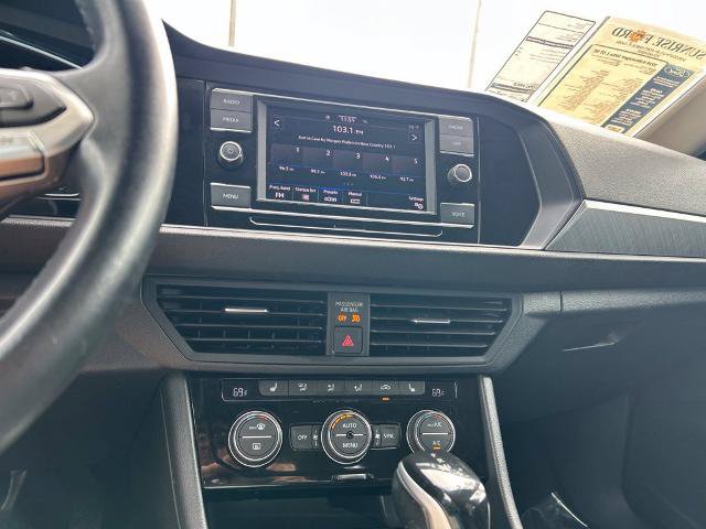 Used 2024 Volkswagen Jetta SE FWD image 33