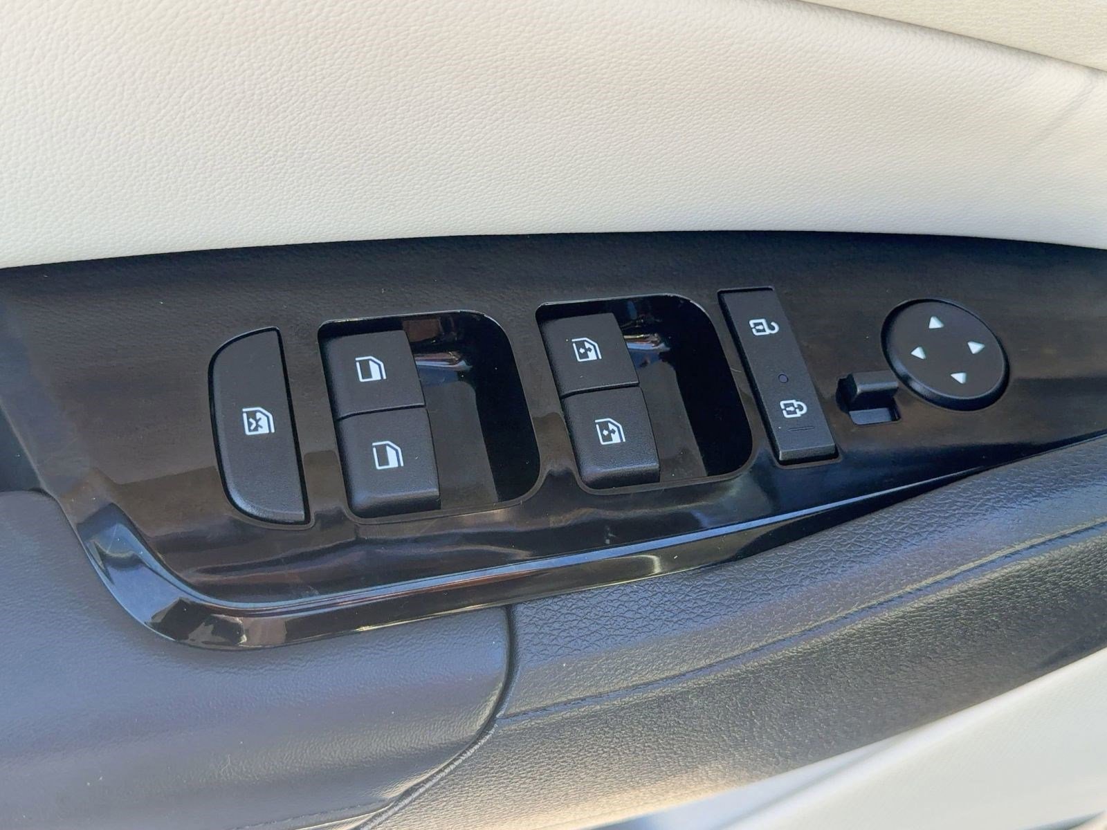 Used 2024 Kia Sportage EX image 22