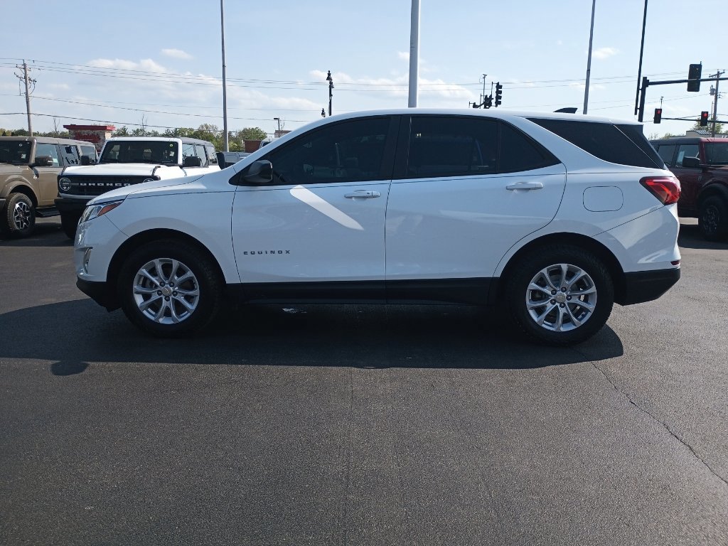 Used 2020 Chevrolet Equinox LS w/ LS Convenience Package image 2