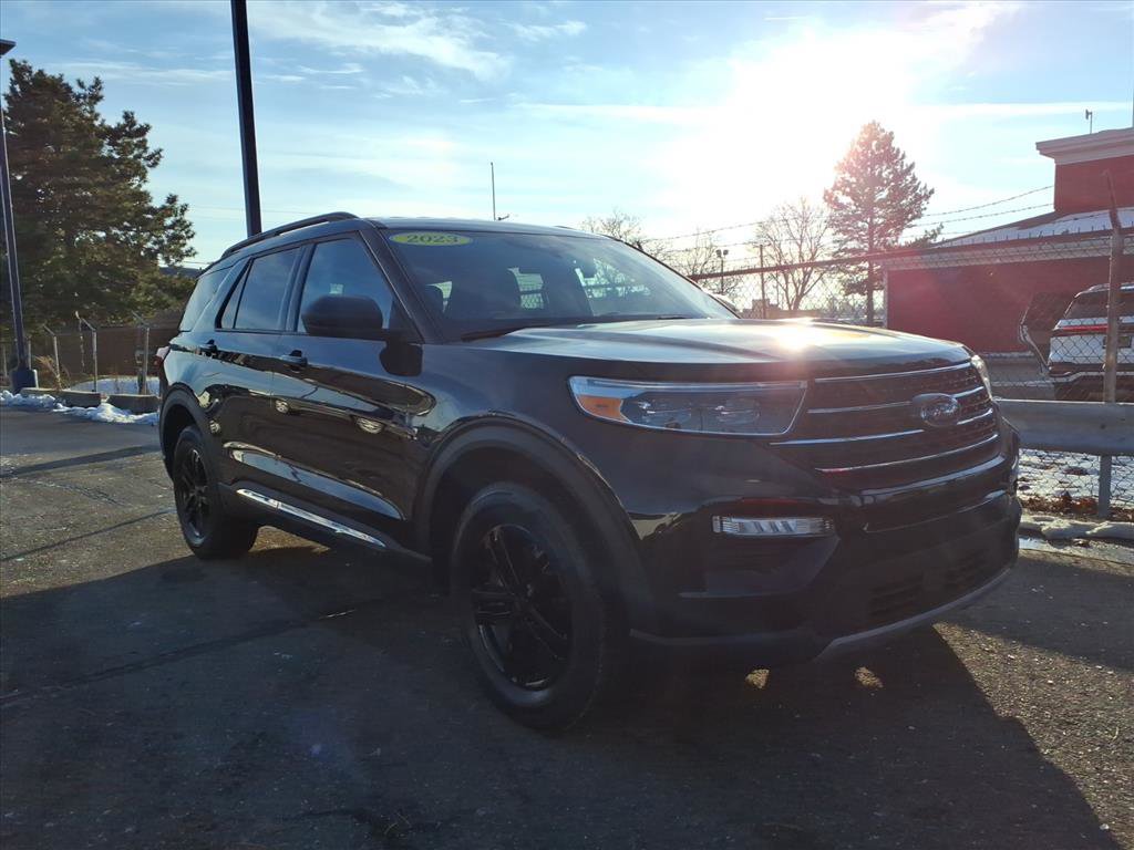 Certified 2023 Ford Explorer XLT w/ Equipment Group 202A image 3