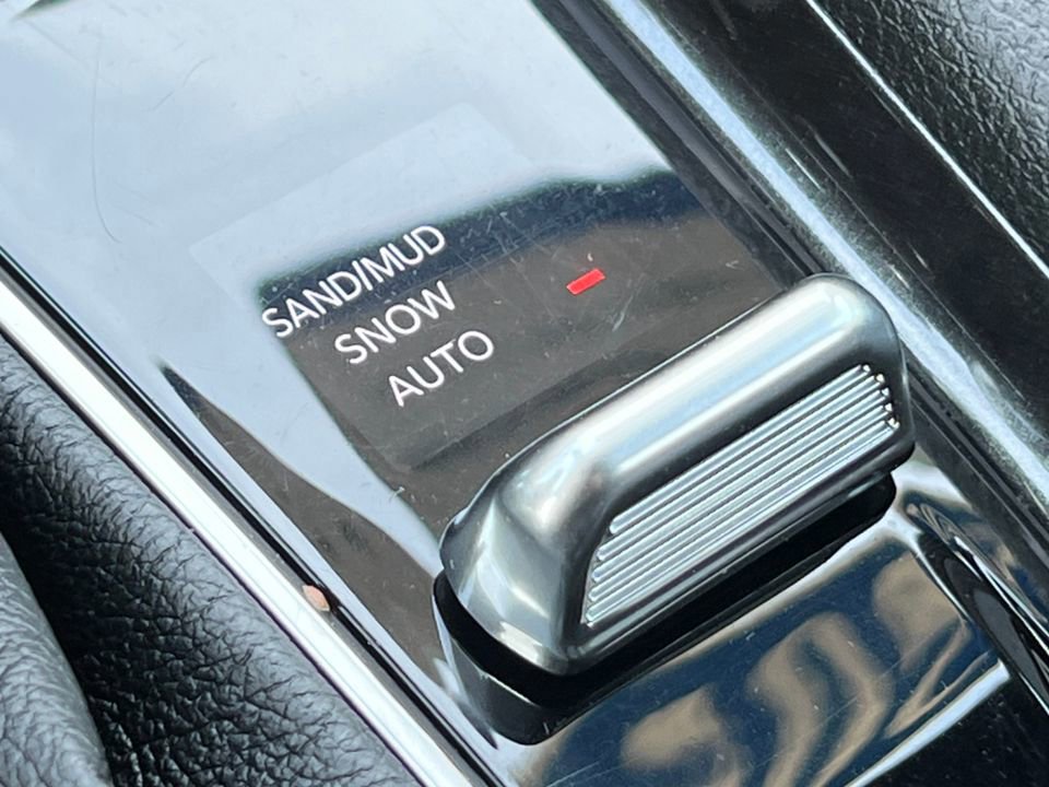 Used 2024 Jeep Compass Latitude AWD/4WD image 28