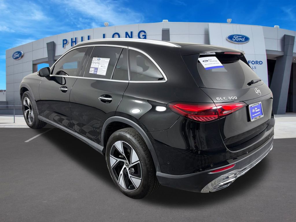 Used 2024 Mercedes-Benz GLC 300 4MATIC image 3