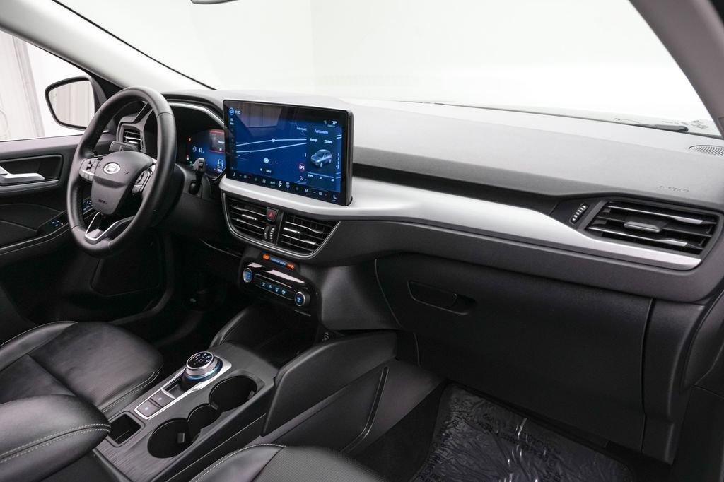 Certified 2025 Ford Escape Platinum AWD/4WD image 22
