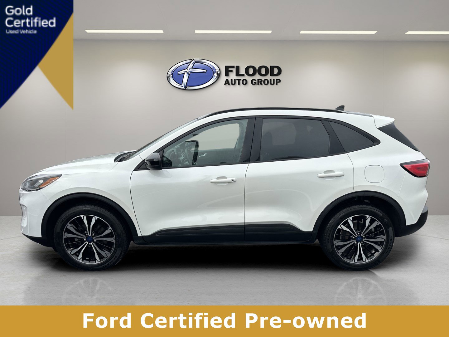 Certified 2022 Ford Escape SEL w/ SEL Stealth AWD Package image 5