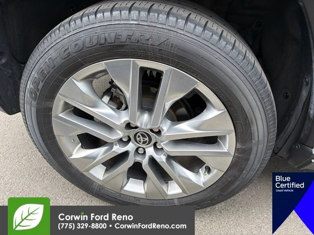 Used 2021 Toyota RAV4 XLE Premium AWD/4WD image 20