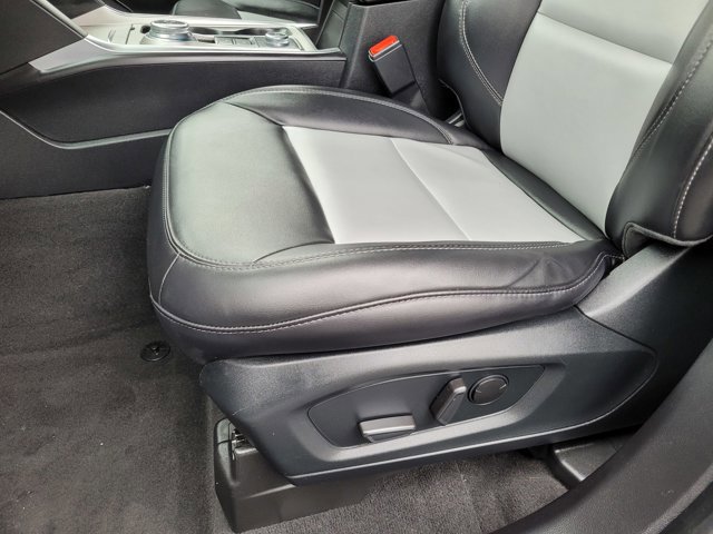Certified 2022 Ford Explorer XLT w/ Equipment Group 202A image 17