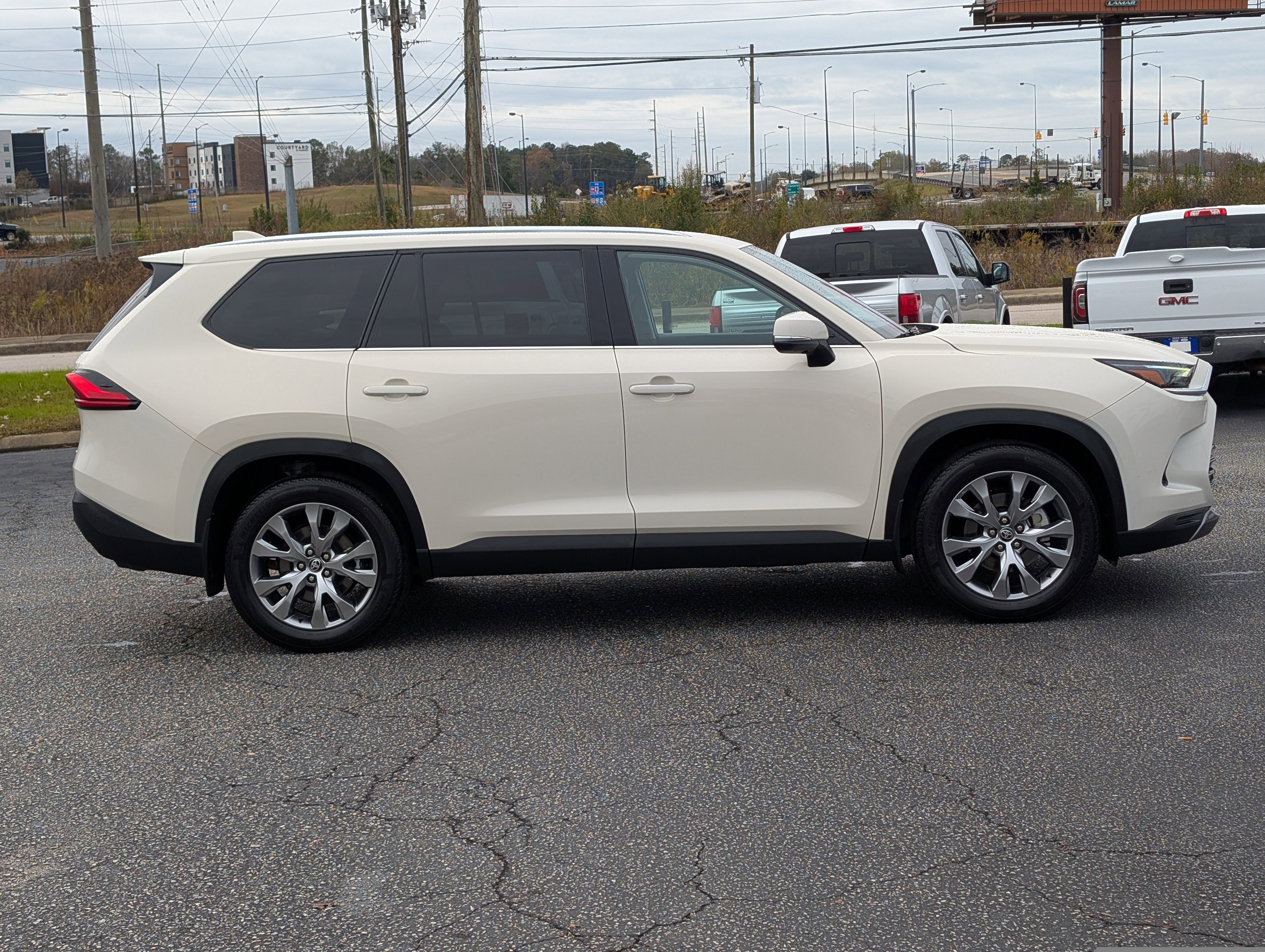 Used 2024 Toyota Grand Highlander Limited image 8