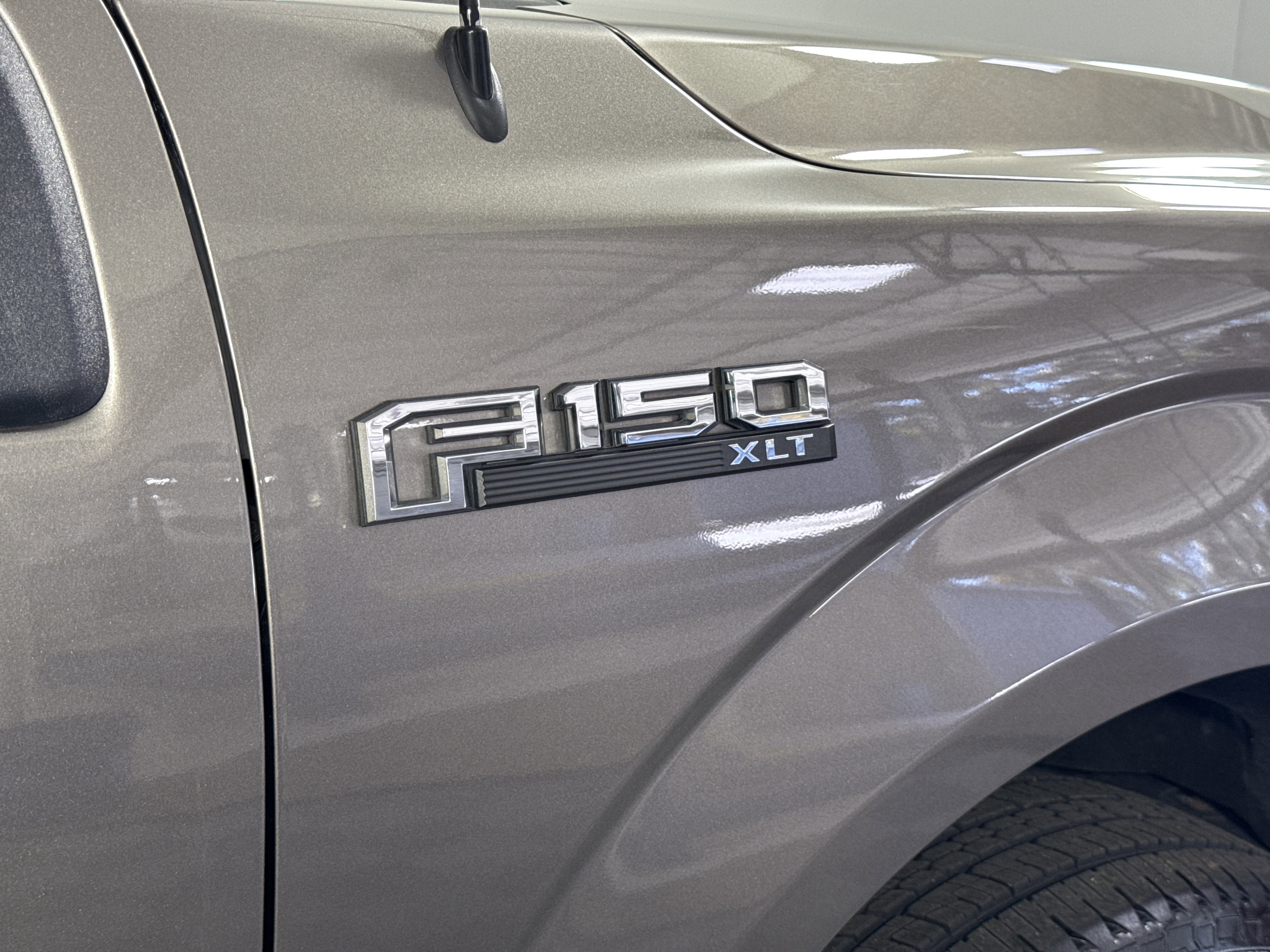 Certified 2019 Ford F150 XLT image 9