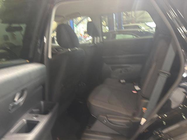 Used 2025 Nissan Pathfinder SV AWD/4WD image 6