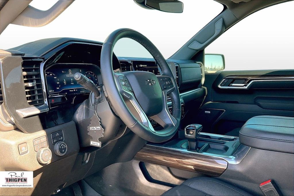 Used 2025 Chevrolet Silverado 1500 RST image 13