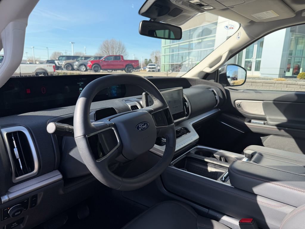 Certified 2025 Ford Expedition Active image 9