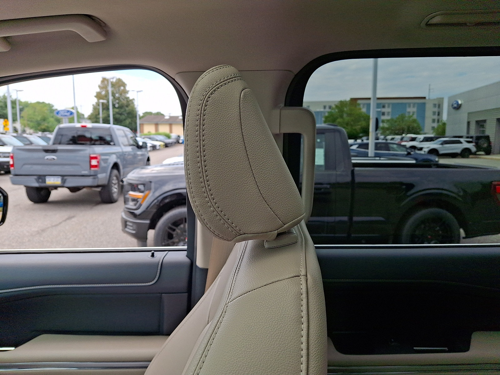 Certified 2023 Ford Expedition Limited AWD/4WD image 16