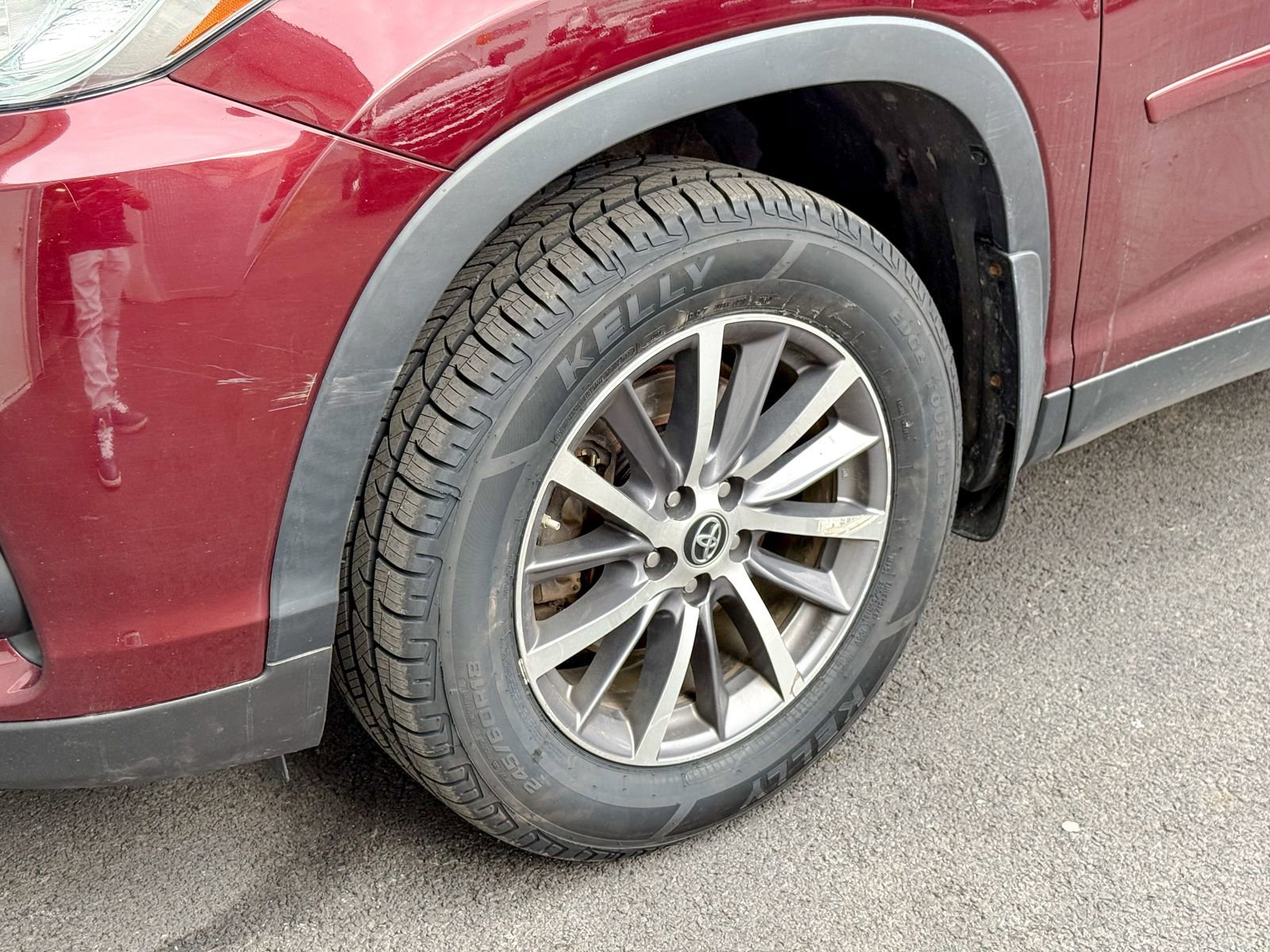 Used 2019 Toyota Highlander XLE image 11