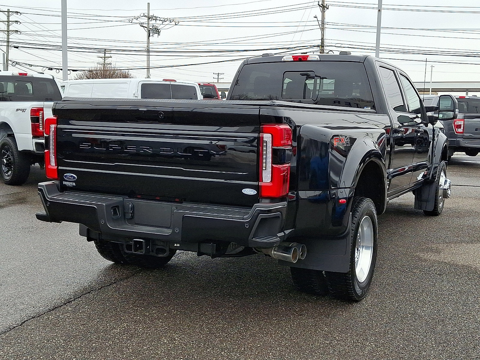 Certified 2025 Ford F450 Platinum w/ FX4 Off-Road Package image 7