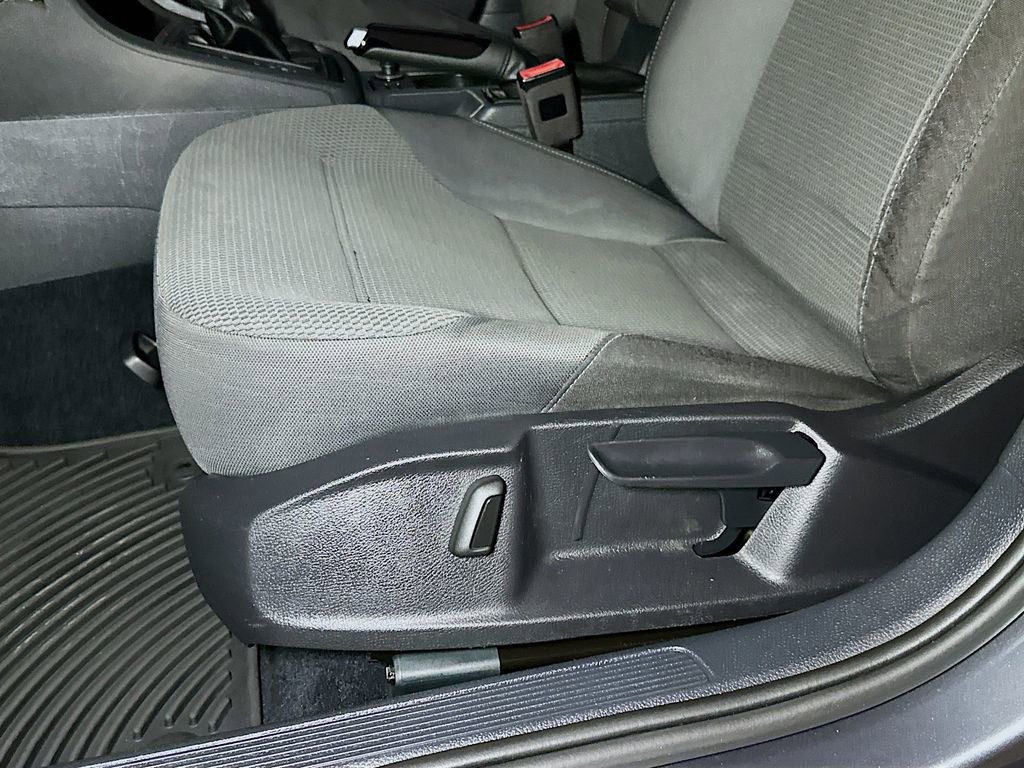 Used 2018 Volkswagen Golf S AWD/4WD image 19