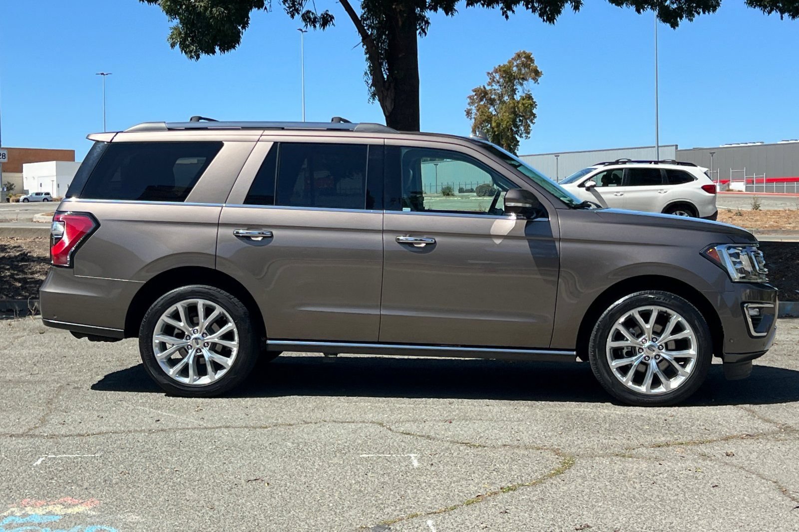 Certified 2019 Ford Expedition Limited w/ Equipment Group 302A AWD/4WD image 2