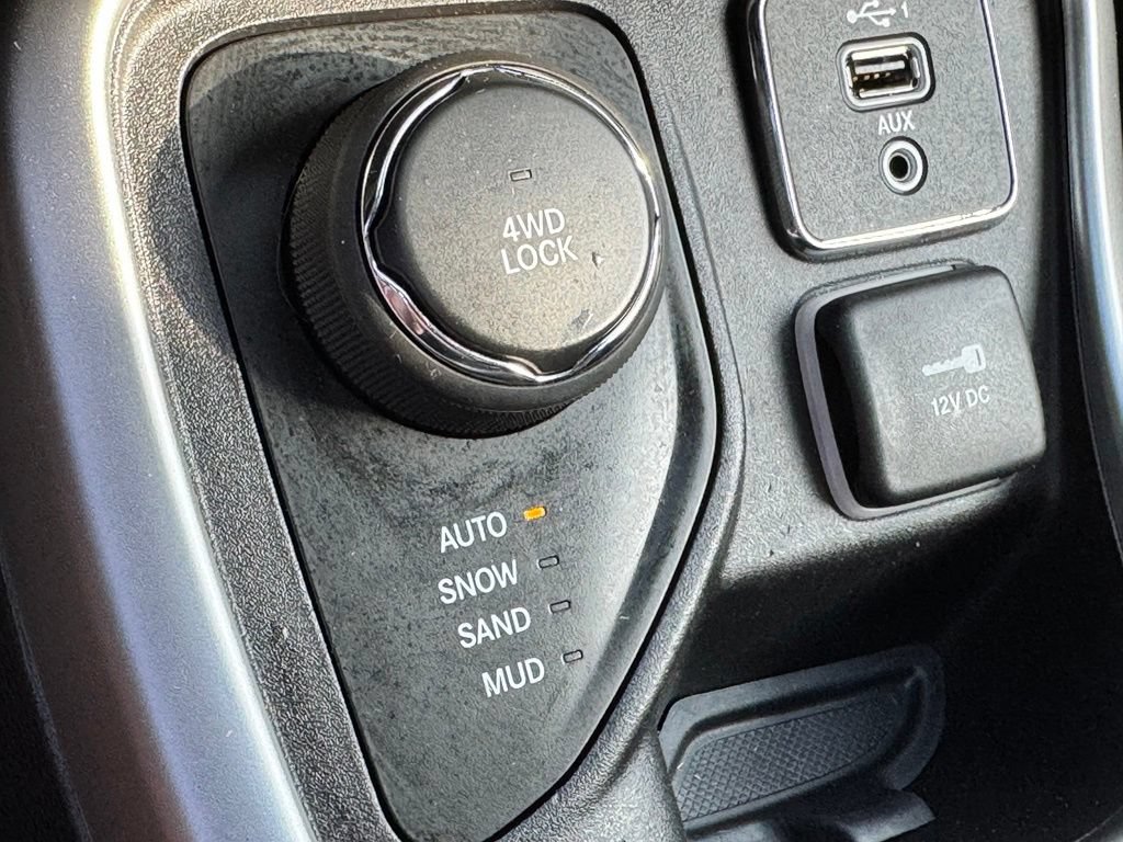Used 2019 Jeep Compass Latitude w/ Popular Equipment Group AWD/4WD image 20