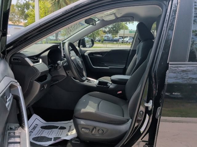 Used 2024 Toyota RAV4 XLE AWD/4WD image 12