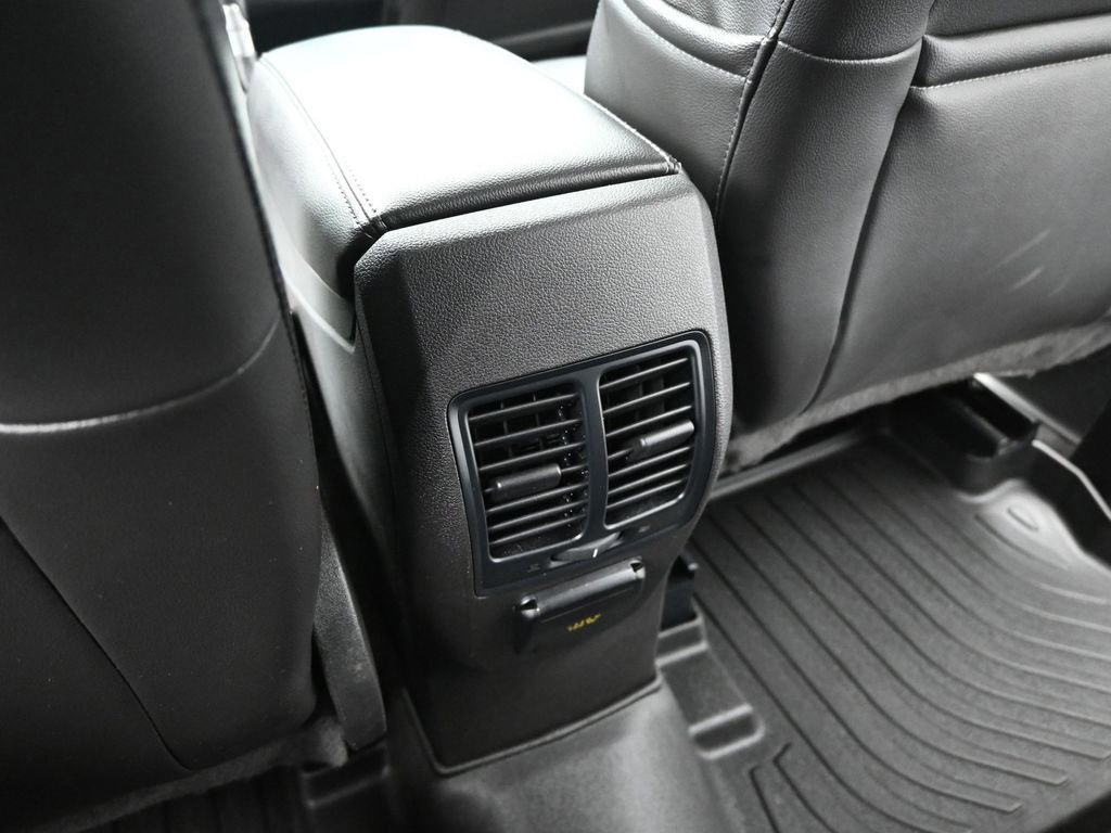 Certified 2017 Ford Escape Titanium w/ Equipment Group 301A image 28