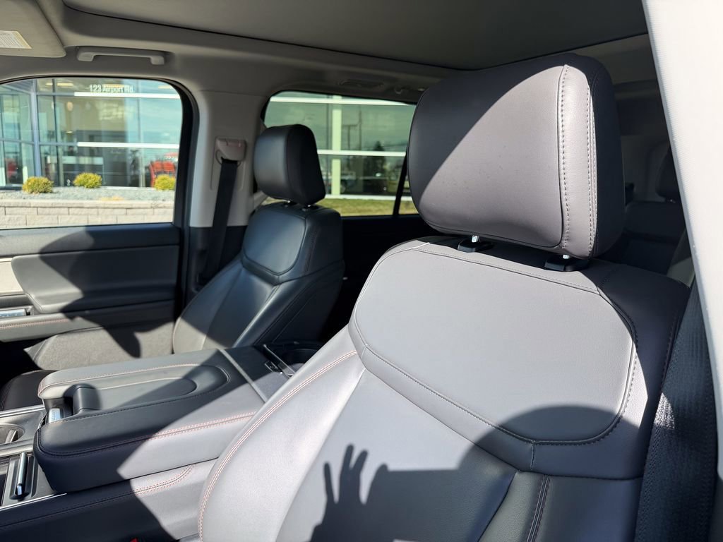 Certified 2025 Ford Expedition Active image 10