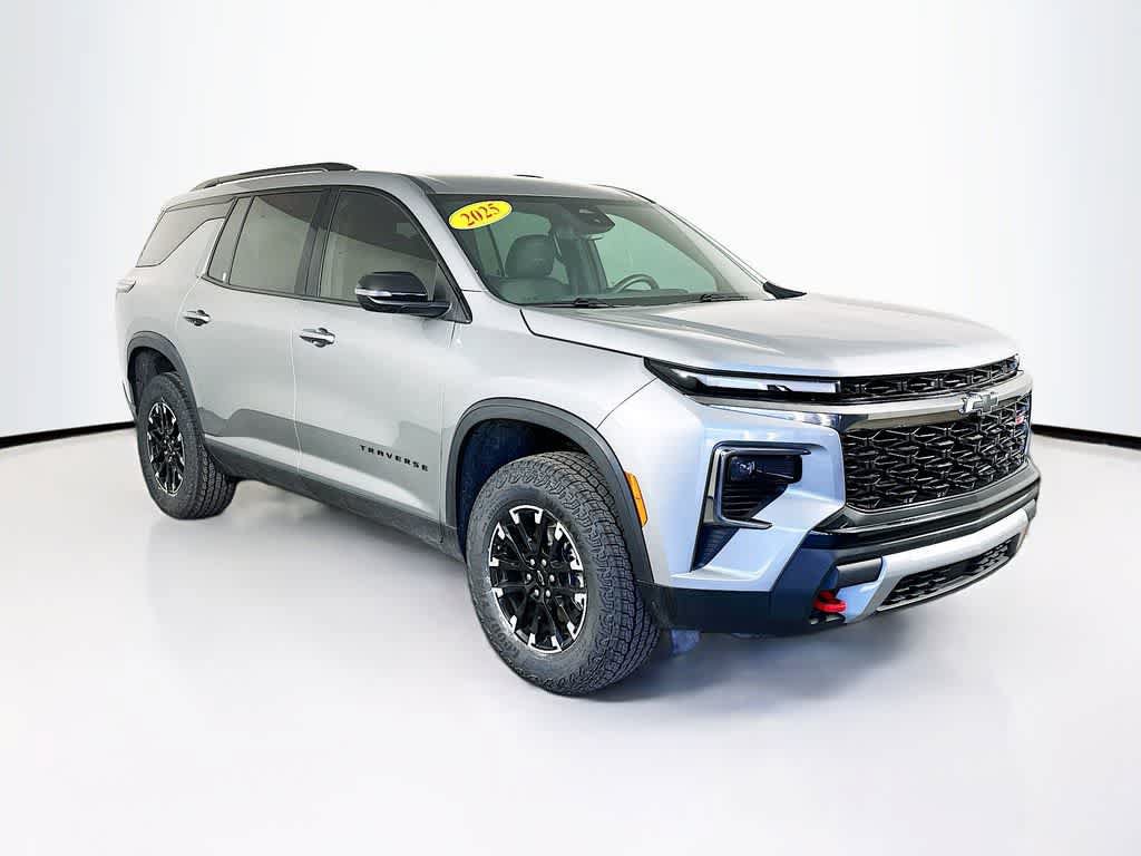 Used 2025 Chevrolet Traverse Z71 AWD/4WD image 24