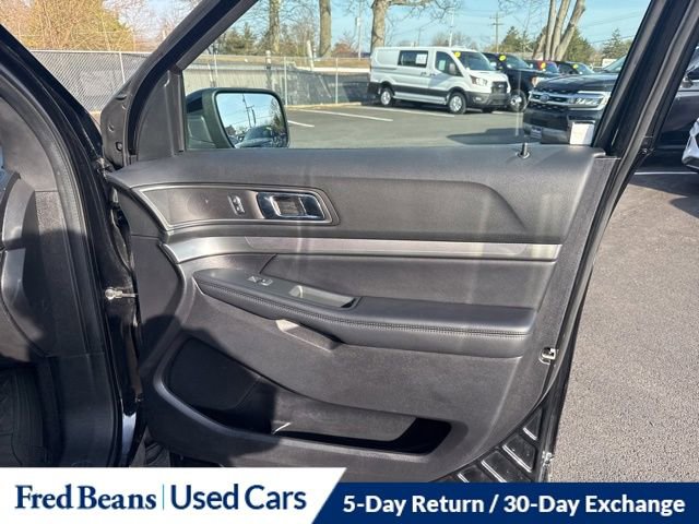 Certified 2018 Ford Explorer XLT w/ Equipment Group 202A AWD/4WD image 13