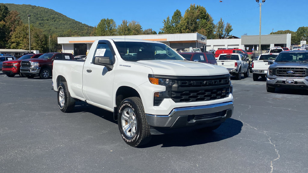 Used 2022 Chevrolet Silverado 1500 W/T RWD image 3