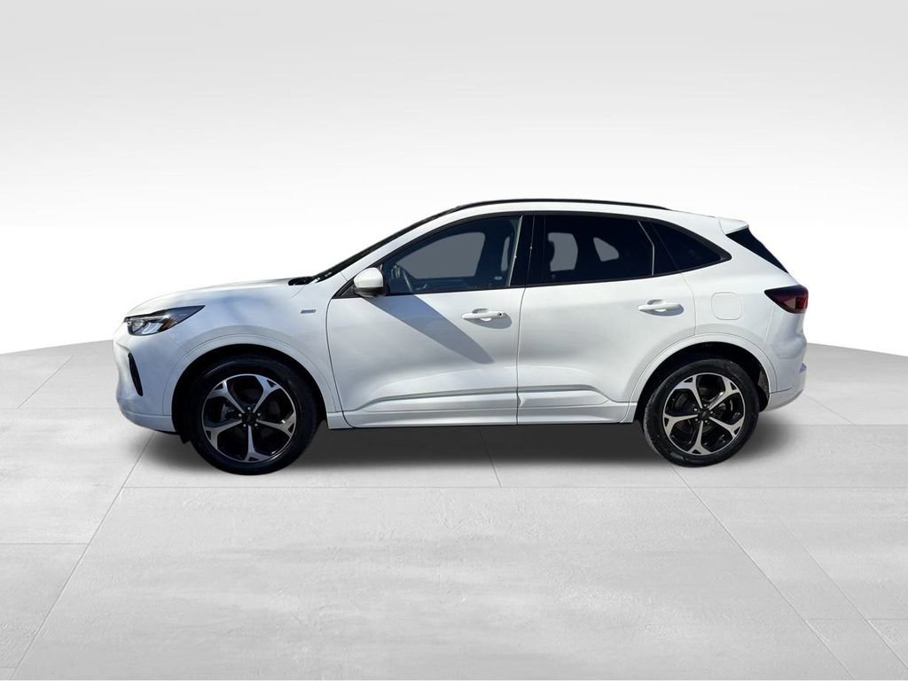 Certified 2023 Ford Escape ST-Line Select w/ Tech Pack #2 image 2
