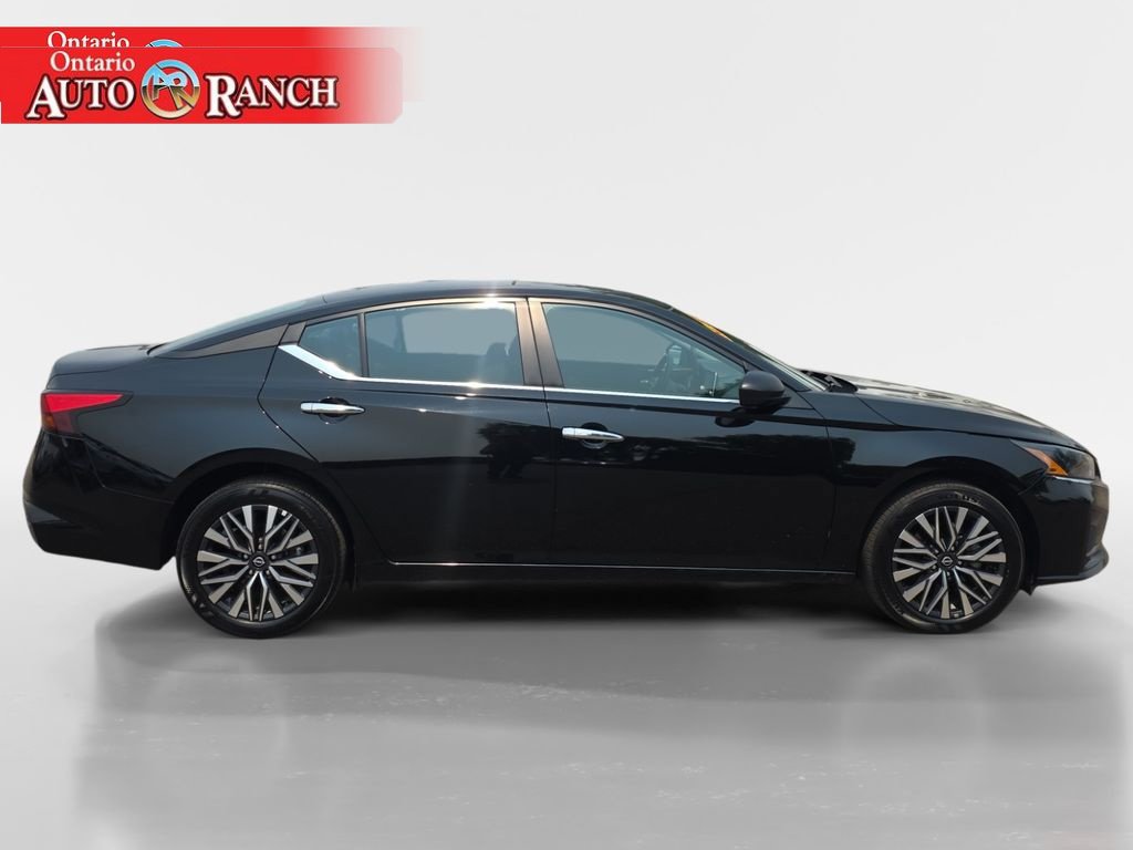 Used 2025 Nissan Altima 2.5 SV AWD/4WD image 6