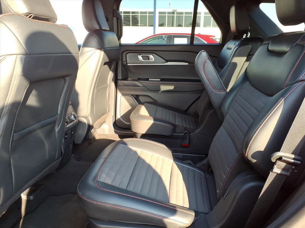 Certified 2025 Ford Explorer ST-Line image 12
