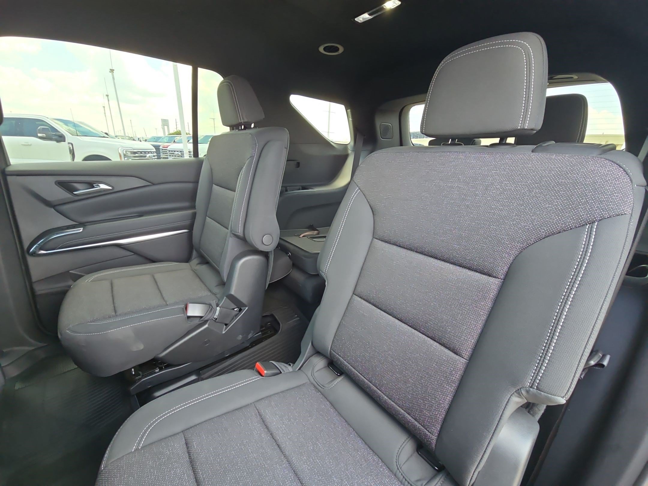 Used 2026 Chevrolet Traverse LT w/ Driver Confidence Package FWD image 28