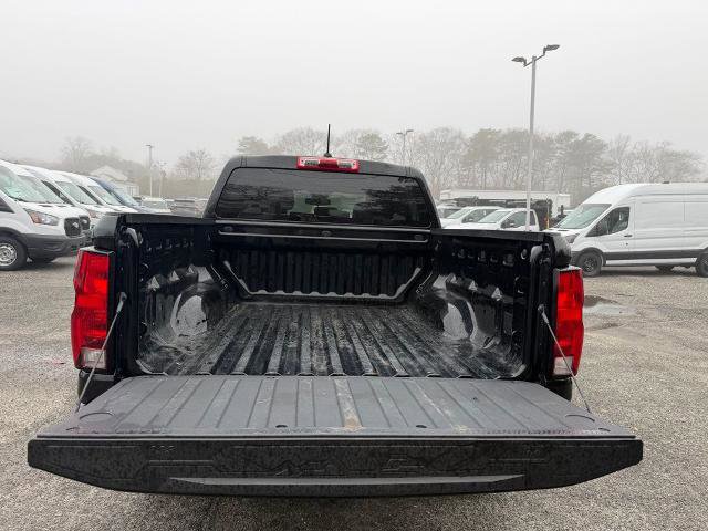 Used 2023 Chevrolet Colorado W/T RWD image 4