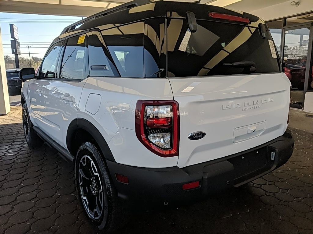 Certified 2025 Ford Bronco Sport Outer Banks w/ Outer Banks Tech Package+ AWD/4WD image 8