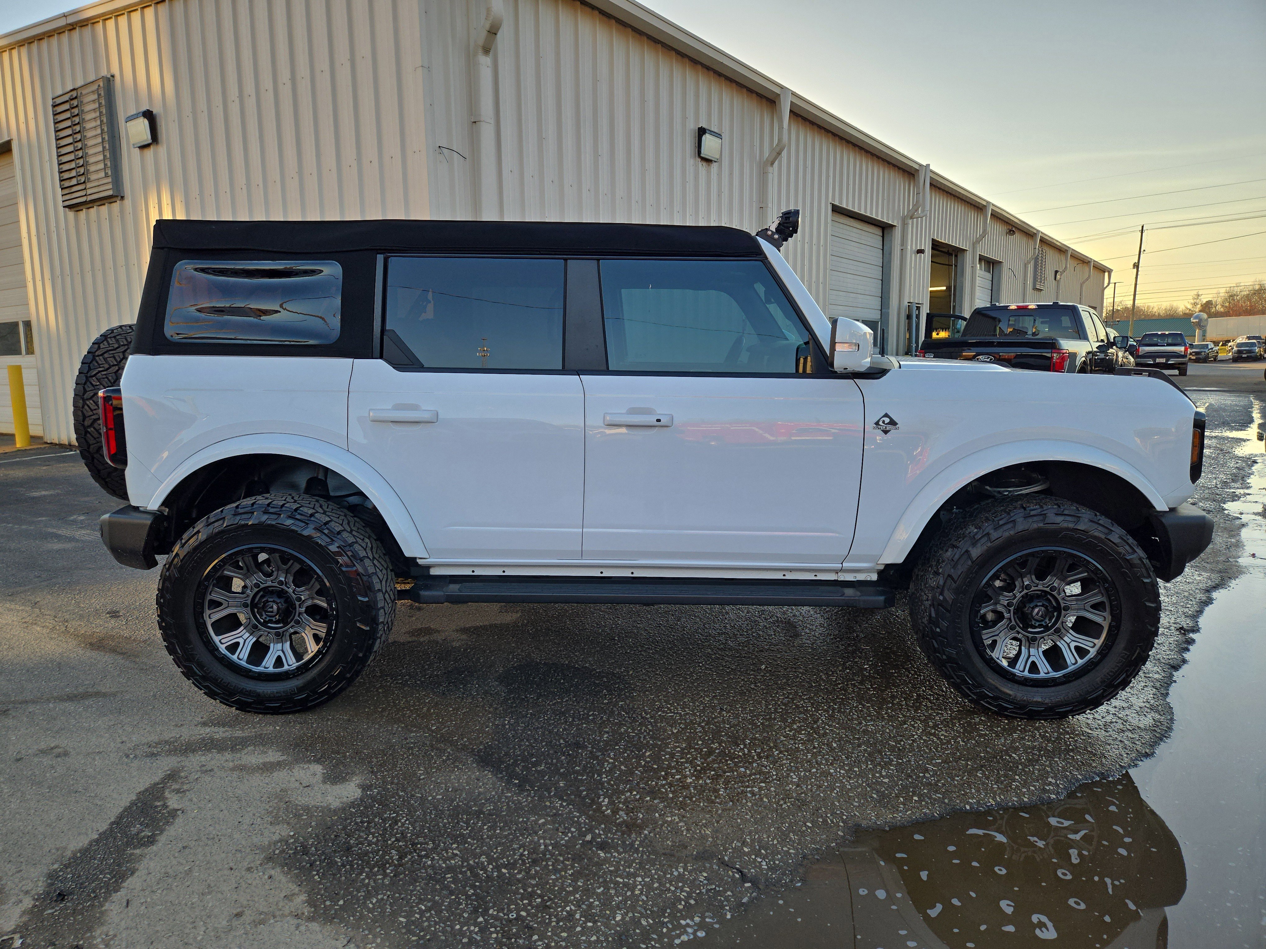 Certified 2023 Ford Bronco Outer Banks image 3