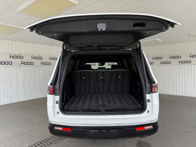 Used 2024 Jeep Wagoneer L Series II RWD image 29