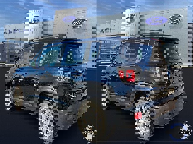 Used 2019 Jeep Renegade Latitude w/ Cold Weather Group image 4