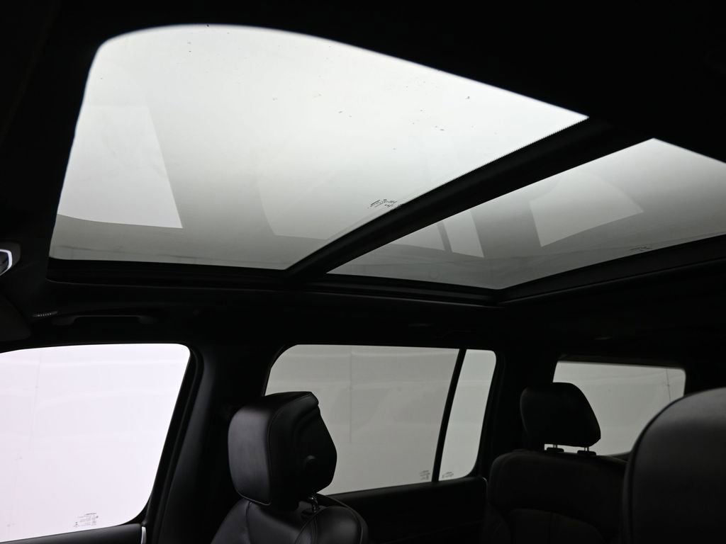 Used 2022 Jeep Wagoneer Series III w/ Premium Group I image 13