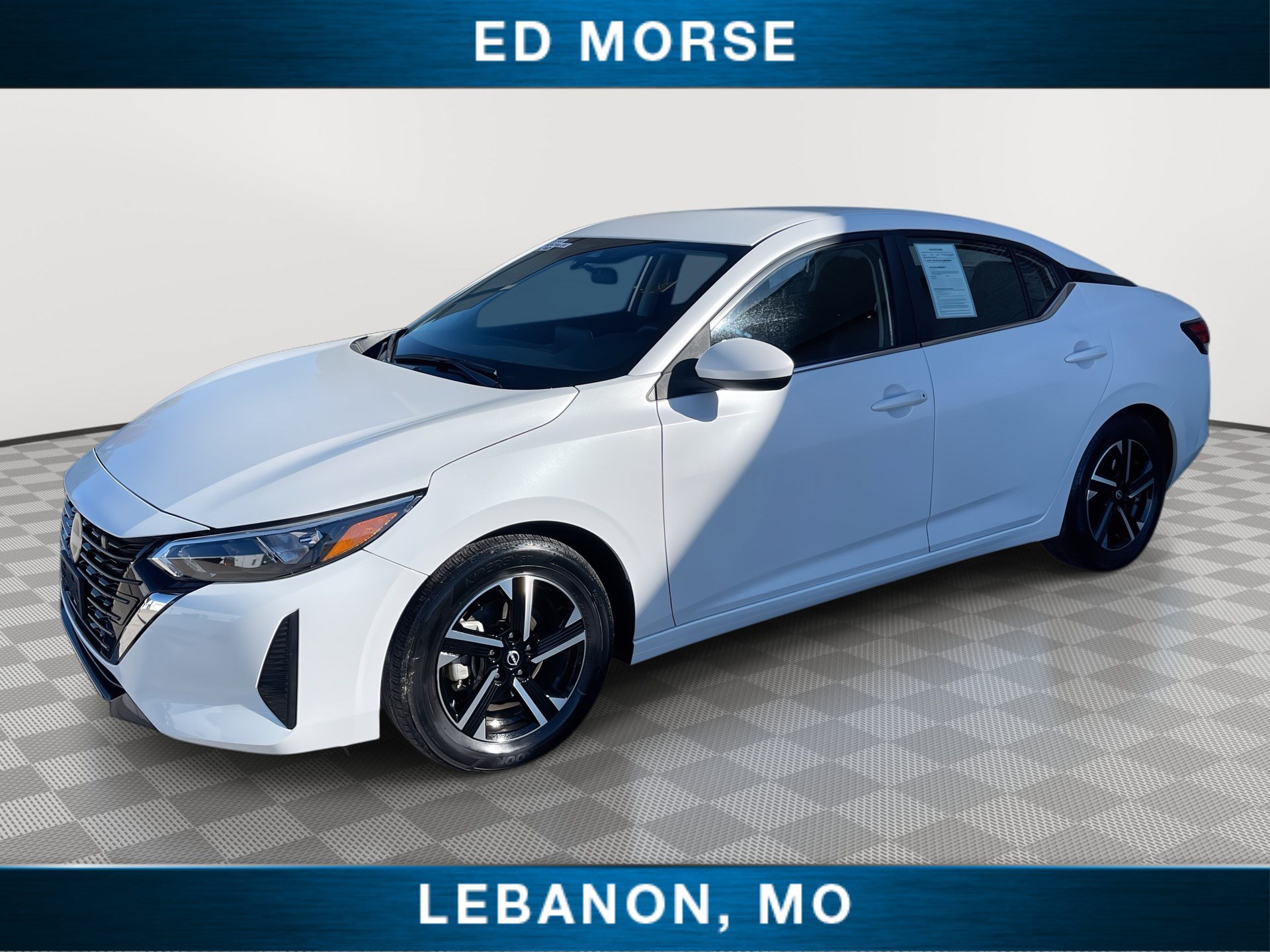 Used 2025 Nissan Sentra SV FWD image 1