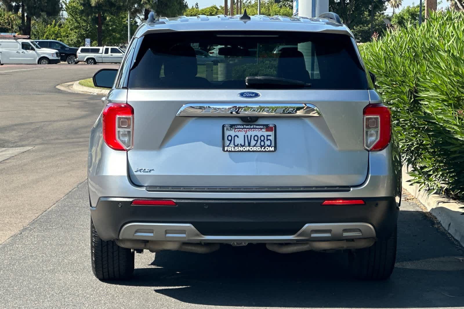 Certified 2022 Ford Explorer XLT w/ Equipment Group 202A RWD image 8