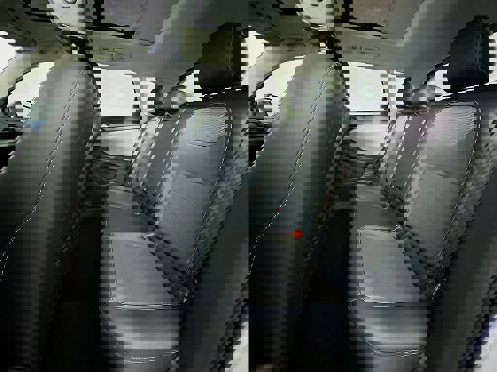 Used 2022 Volkswagen Taos SE w/ Panoramic Sunroof Package image 17