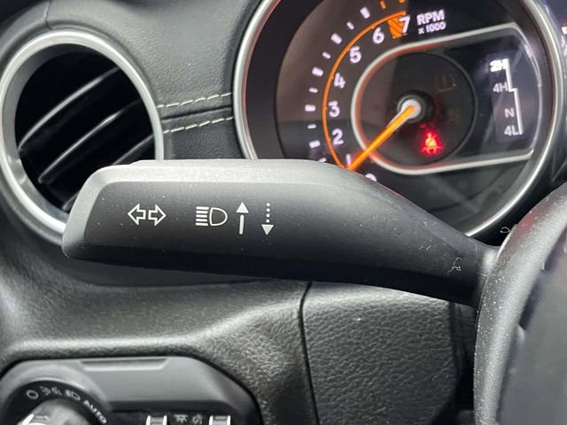 Used 2018 Jeep Wrangler Unlimited Sahara AWD/4WD image 21