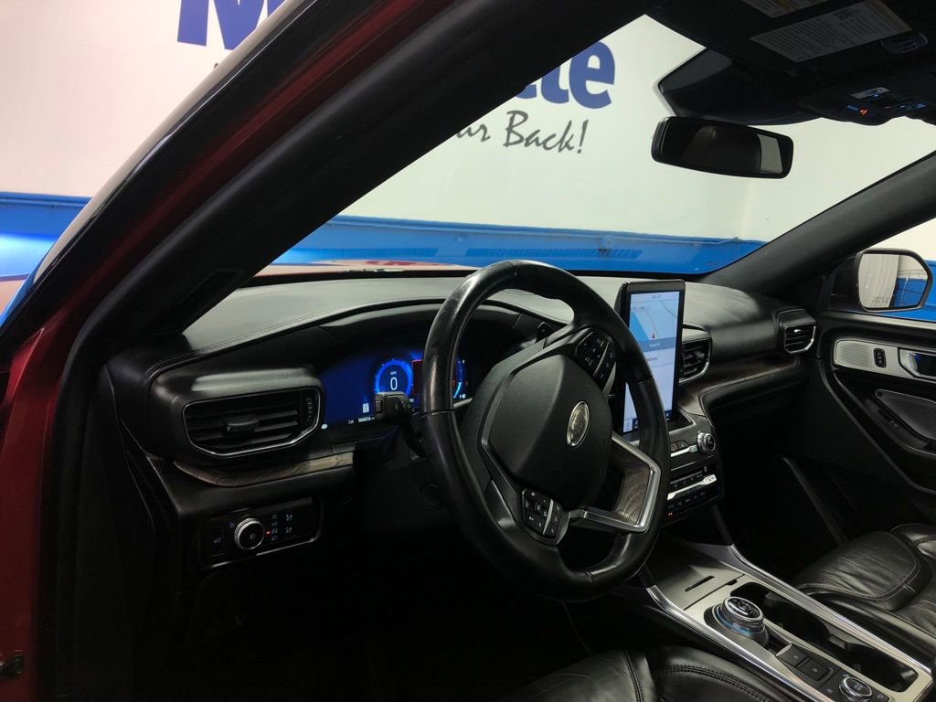 Certified 2020 Ford Explorer Platinum w/ Premium Technology Package image 15