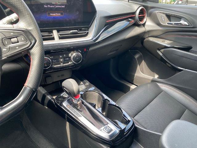 Used 2025 Chevrolet Trax RS FWD image 24