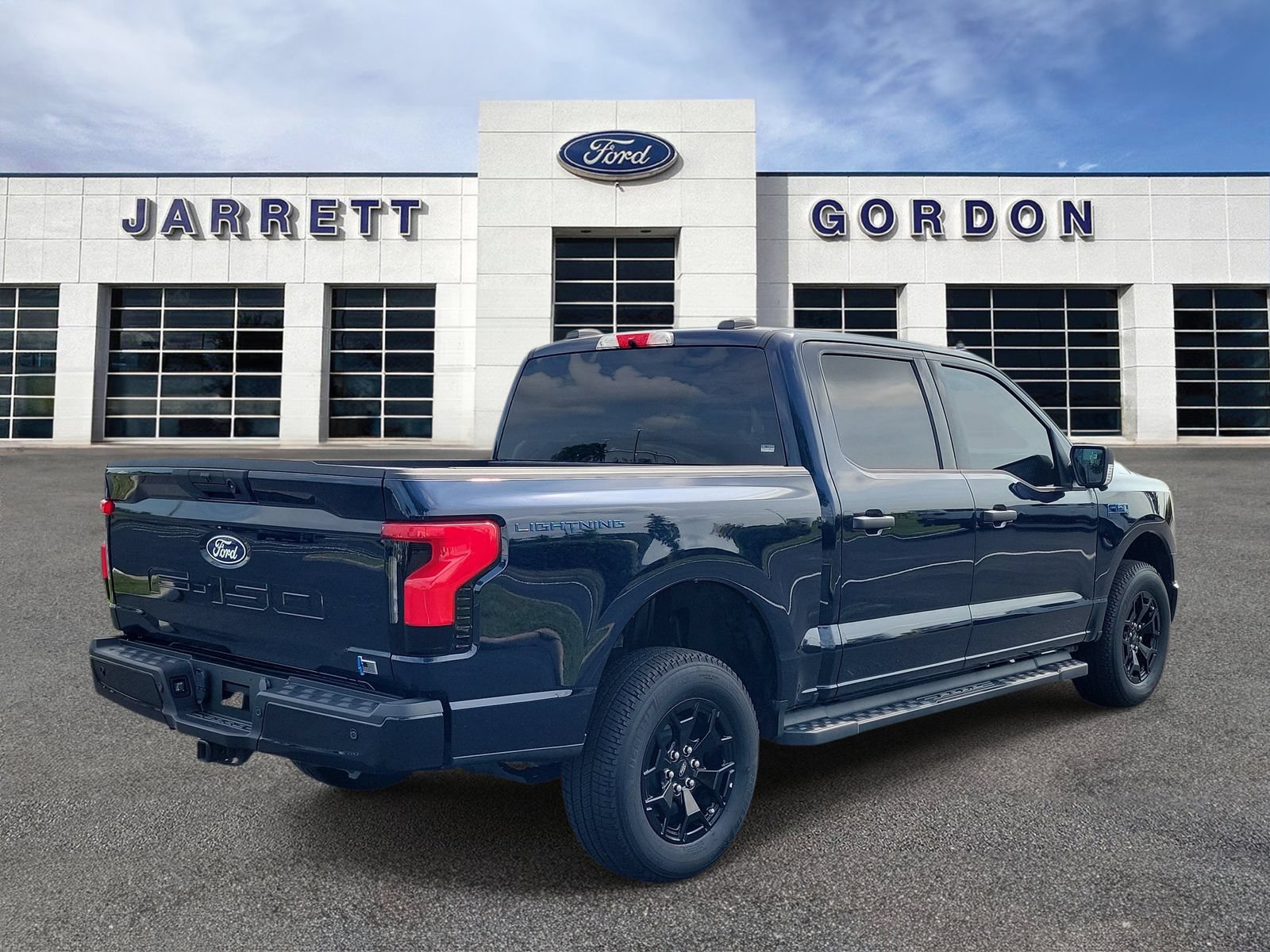 Certified 2025 Ford F150 Lightning XLT AWD/4WD image 4