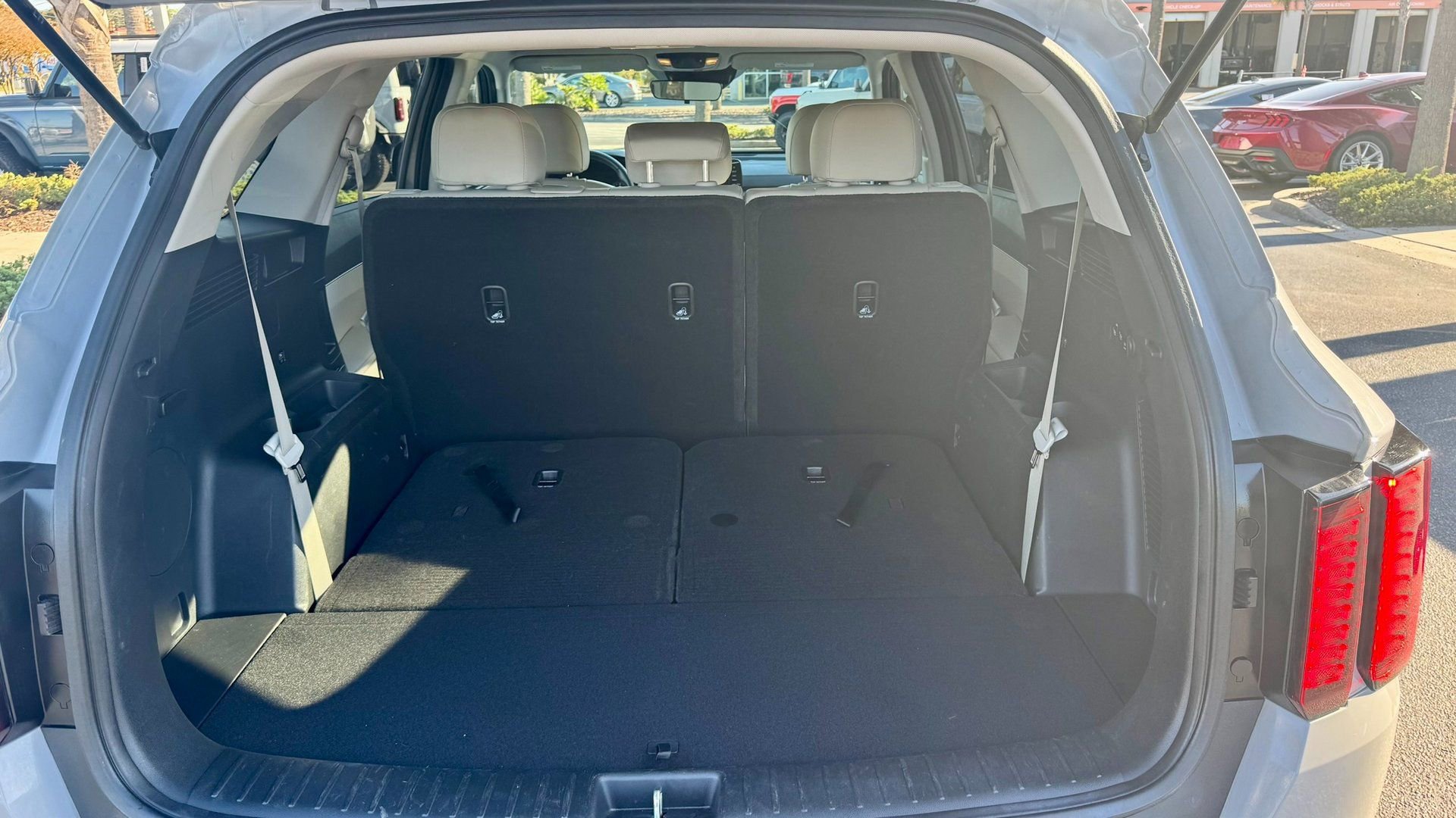 Used 2022 Kia Sorento S image 13