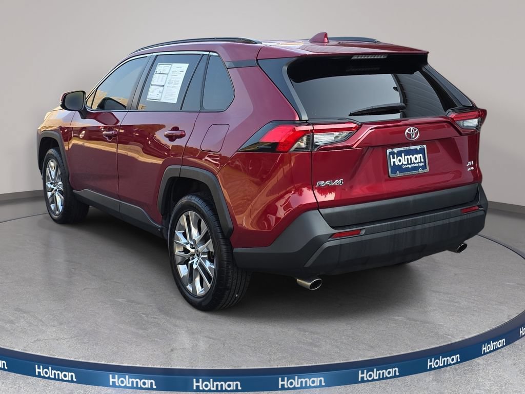 Used 2021 Toyota RAV4 XLE Premium AWD/4WD image 7