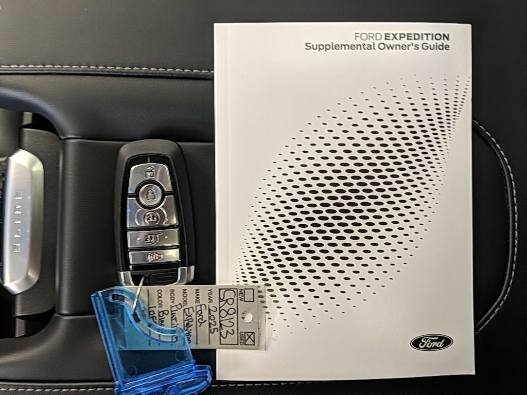 Certified 2025 Ford Expedition Max Platinum image 36