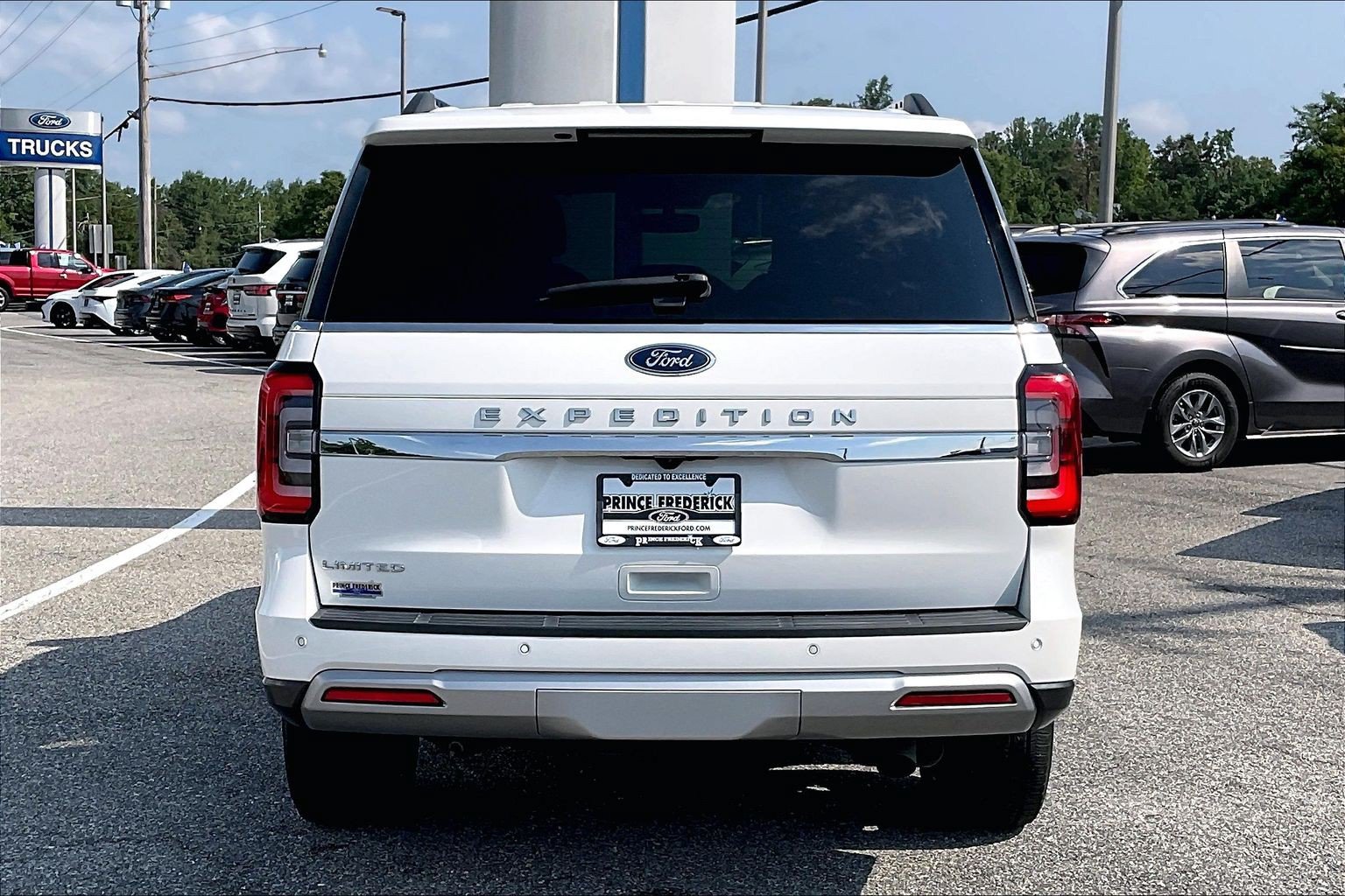 Certified 2023 Ford Expedition Limited AWD/4WD image 4