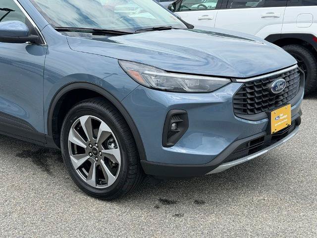 Certified 2025 Ford Escape Platinum AWD/4WD image 22