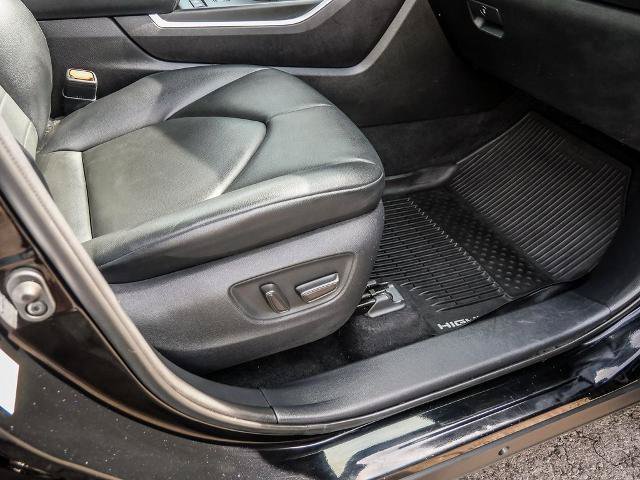 Used 2021 Toyota Highlander XLE AWD/4WD image 15